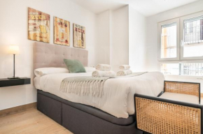 Minimalist apartment in the heart of Malaga by REMS